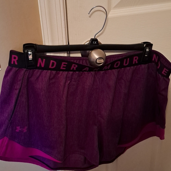 Under Armour Pants - Women's Under Armour shorts NWT
